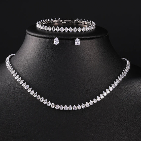 Conjunto de collar y pendientes