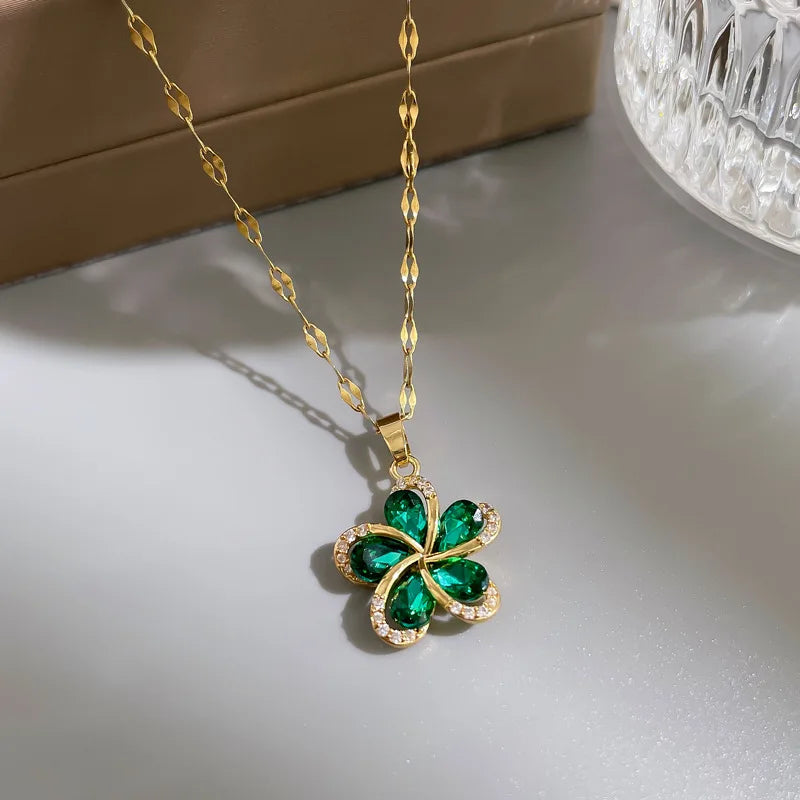 Collar Flor de circonita