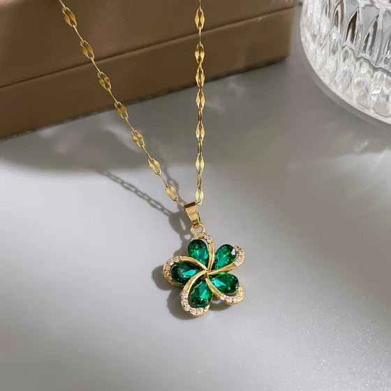 Collar Flor de circonita
