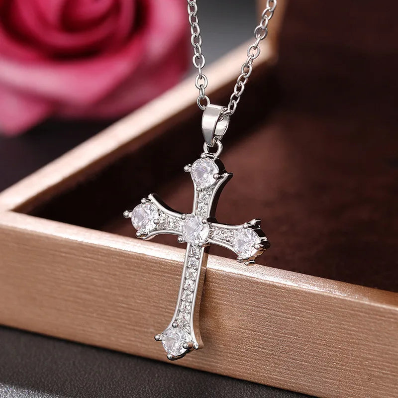 Collar de cruz con circonita