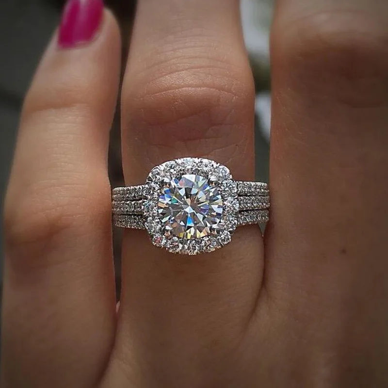 Anillo de circonita de talla cuadrada
