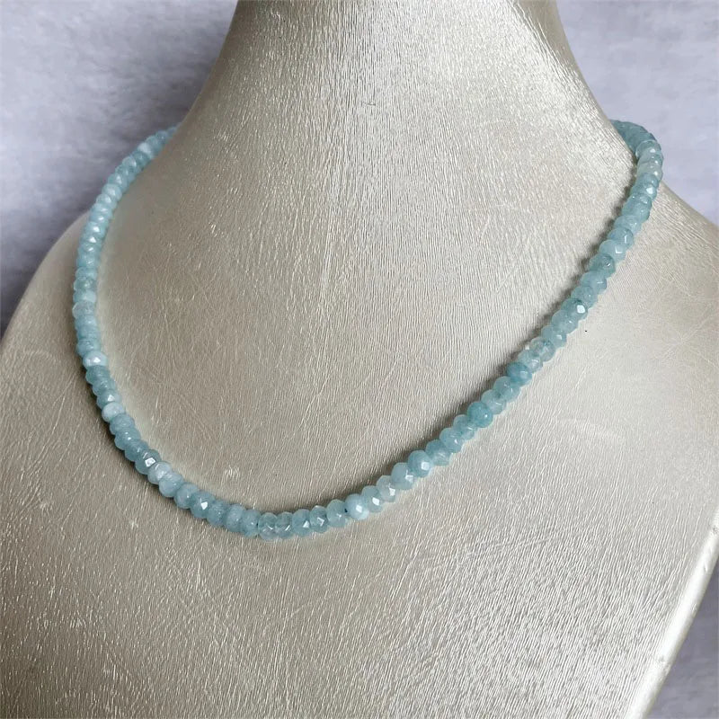 Collier de perles à facettes