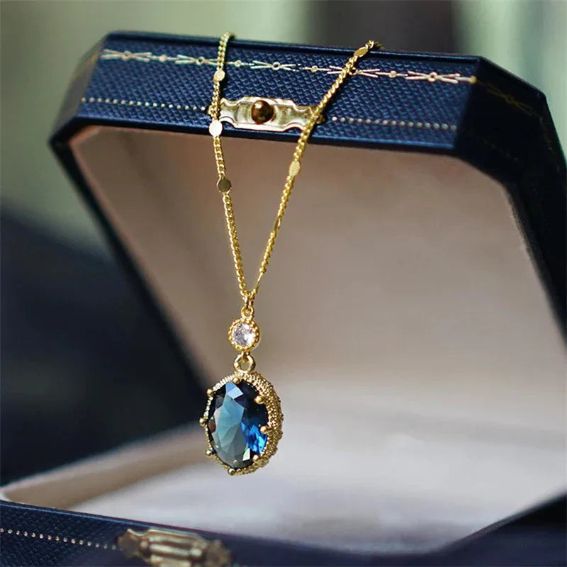 Collier bleu classique